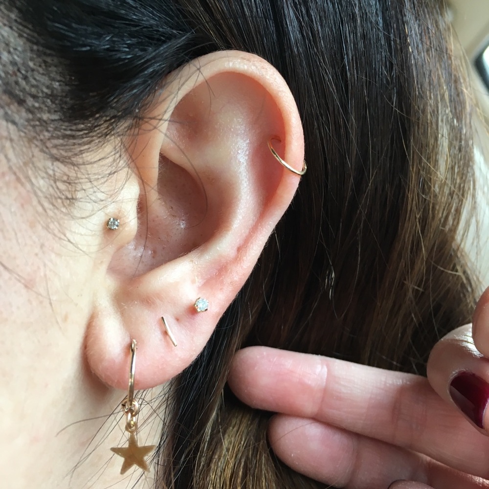 Yellow gold diamond stud earrings (Pair)